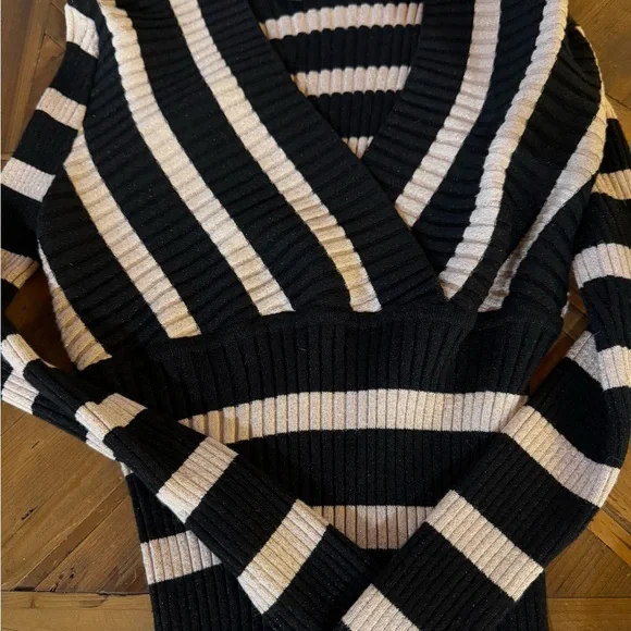 INC black and gold knit spandex body hugging striped sweater size large L - Picture 6 of 8